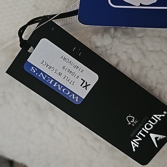 Antigua Women's NFL Boston Celtics Fleece Full Zip Grace Ivory Sherpa Vest - Picture 3 of 7